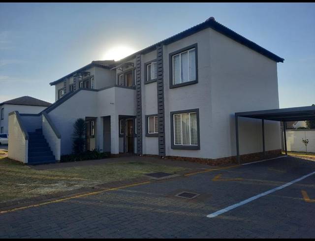 2 BEDROOM APARTMENT FOR SALE IN VAALPARK